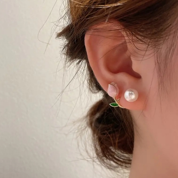 NEW Pink Tulip Flower Earrings - Picture 2 of 9